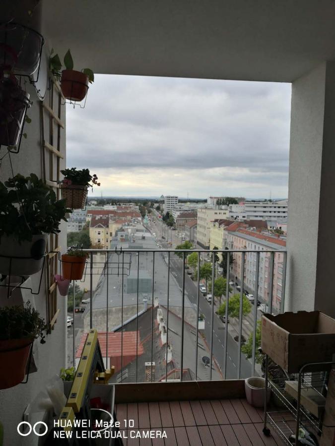 Modern Apartment Bei U Bahn Simmering Wien Exterior foto