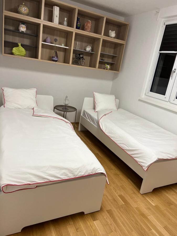 Modern Apartment Bei U Bahn Simmering Wien Exterior foto